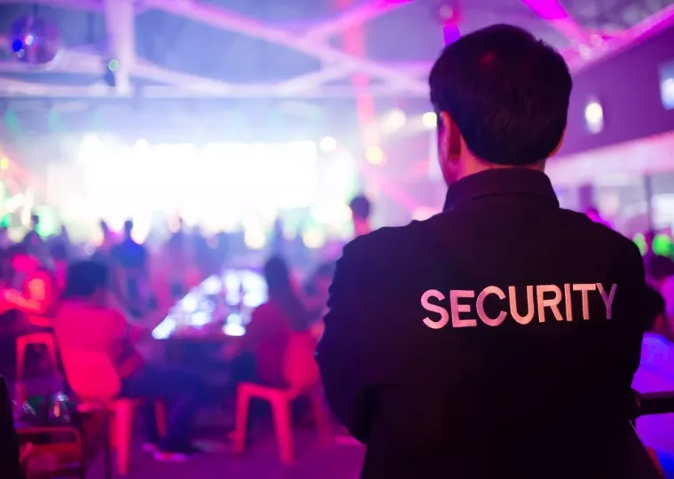 Engager des agents de sécurité pour le showcase d'un chanteur dans une discothèque, Paris 12, Action Prévention Sécurité Privée